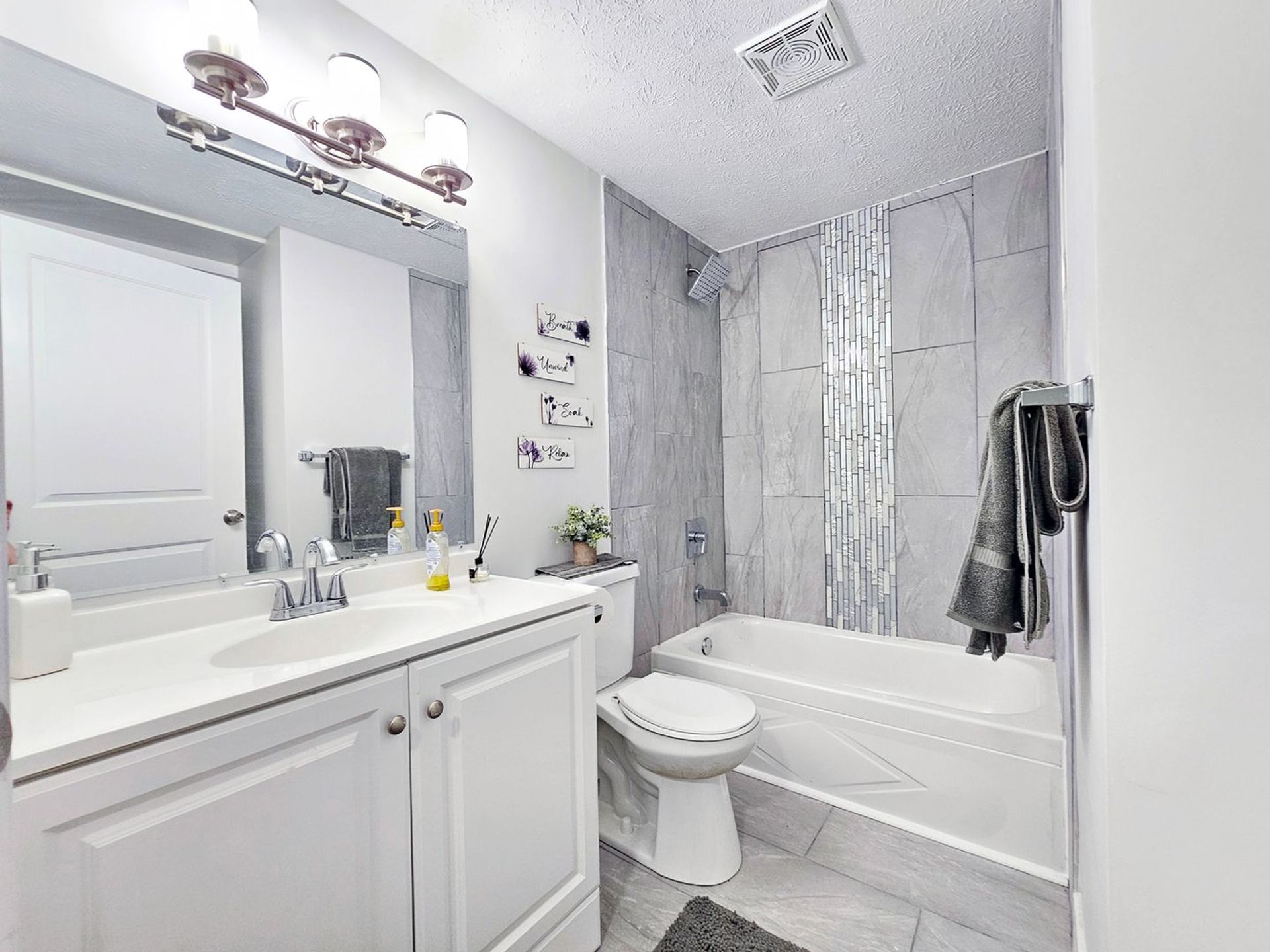 Studio Apartment with 1 Bath for Rent | Entirely Renovated Image