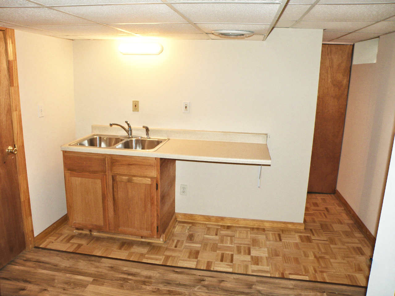 4 Bed- 3 Full Bath Cape Cod for Rent! Image
