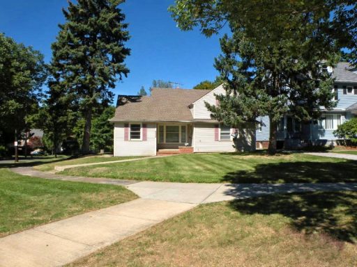 4 Bed- 3 Full Bath Cape Cod for Rent!