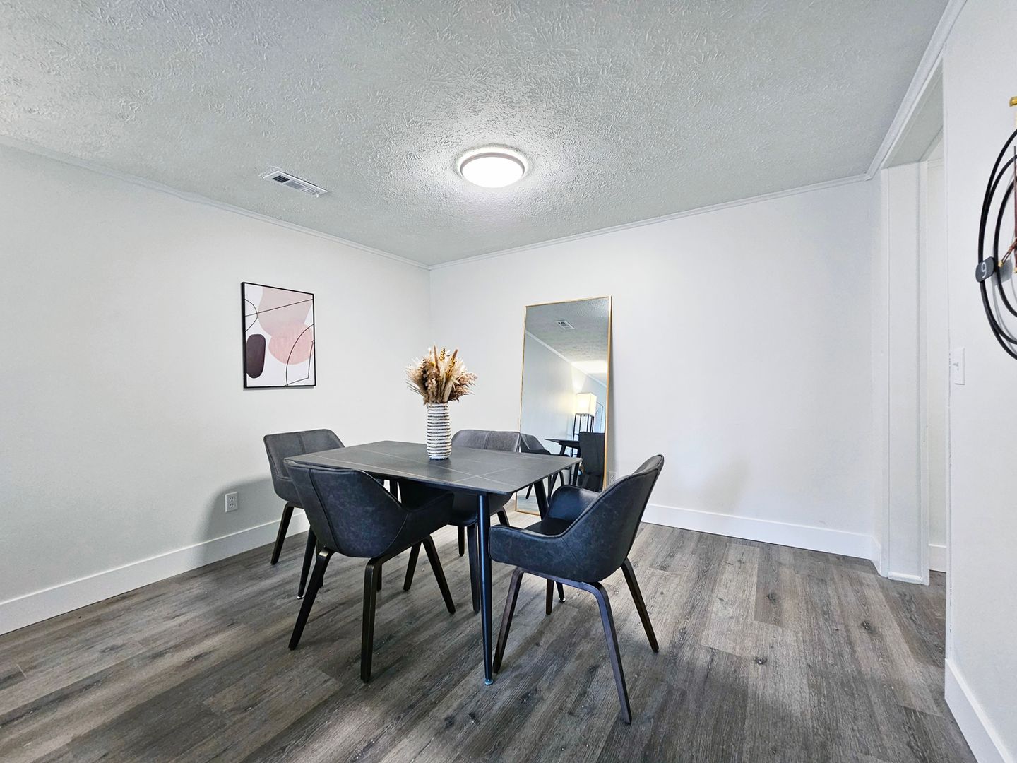 1 Bed and 1 Bath Apartments with In-Unit Laundry for Rent | Entirely Renovated Image