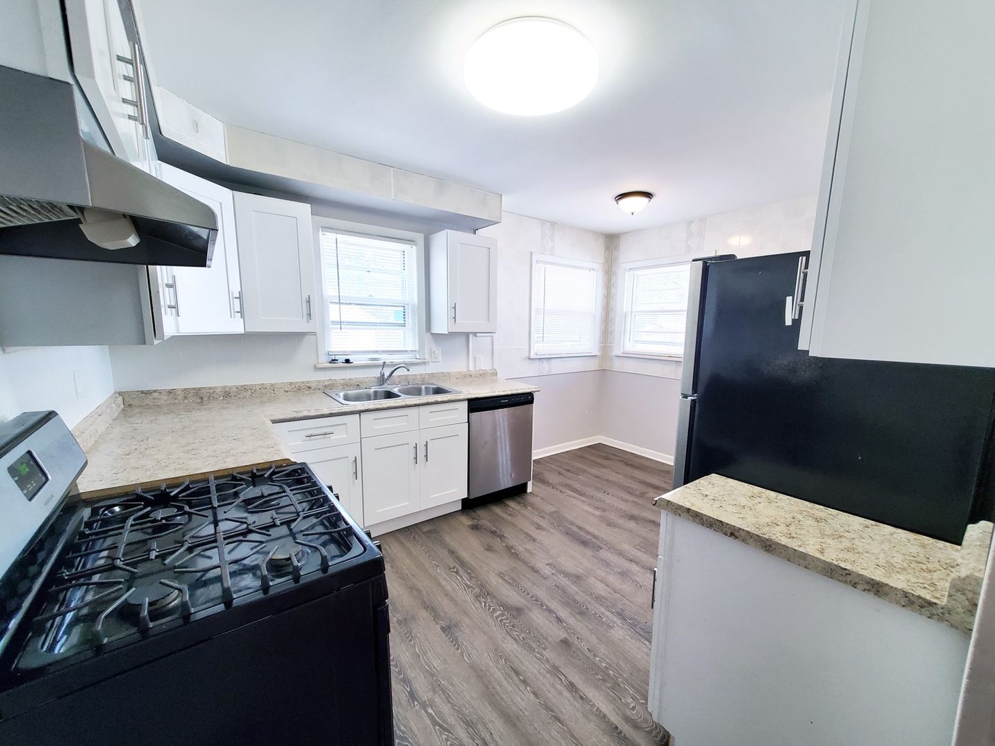 3 Bed – 1.5 Bath Cape Cod for Rent! Image