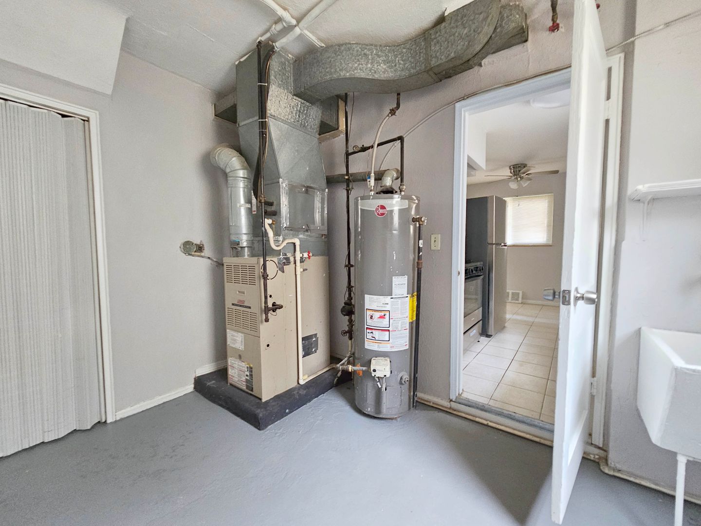 3 Beds and 1 Bath All Brick house available for rent! Image