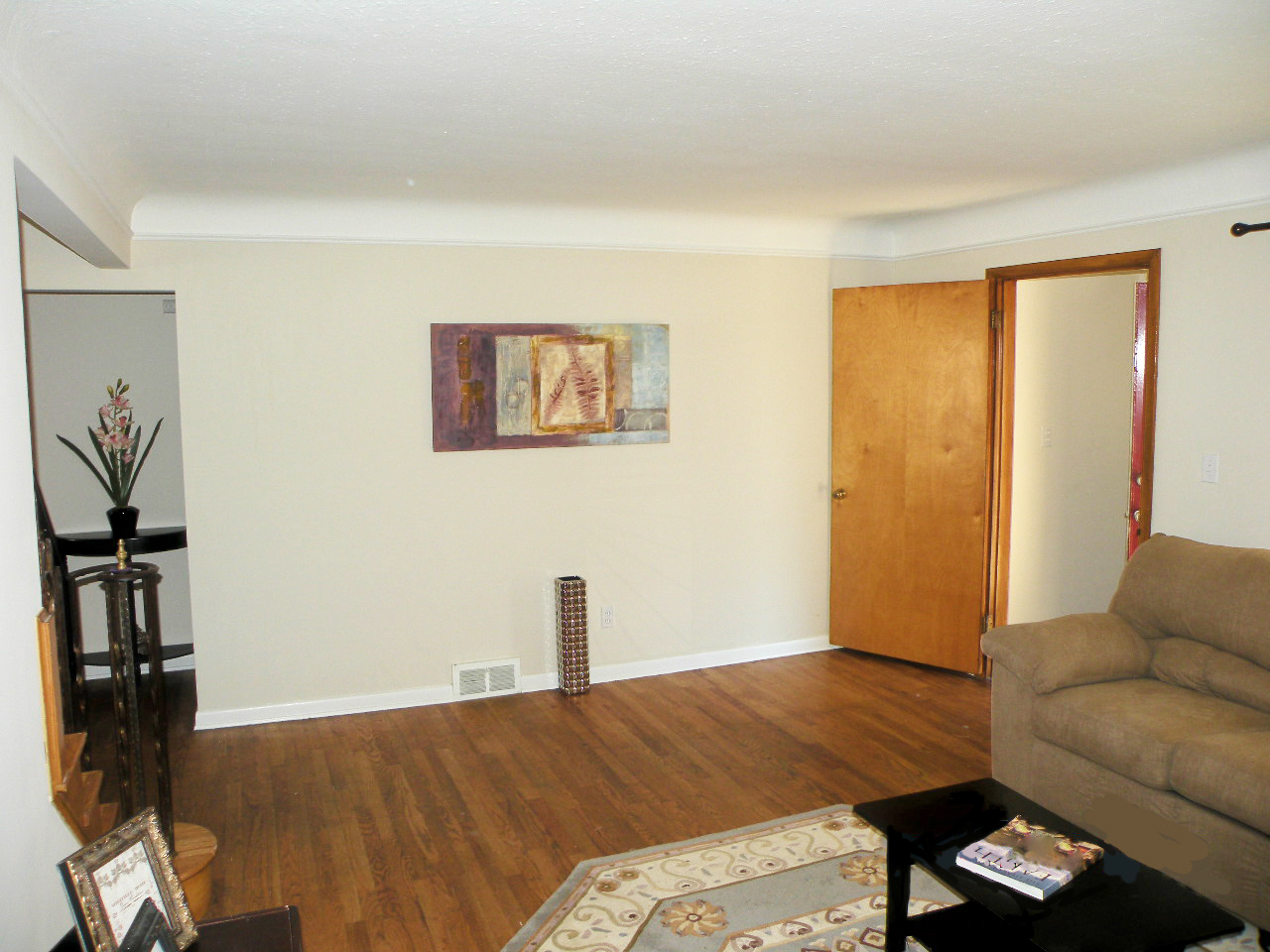 4 Bed- 3 Full Bath Cape Cod for Rent! Image