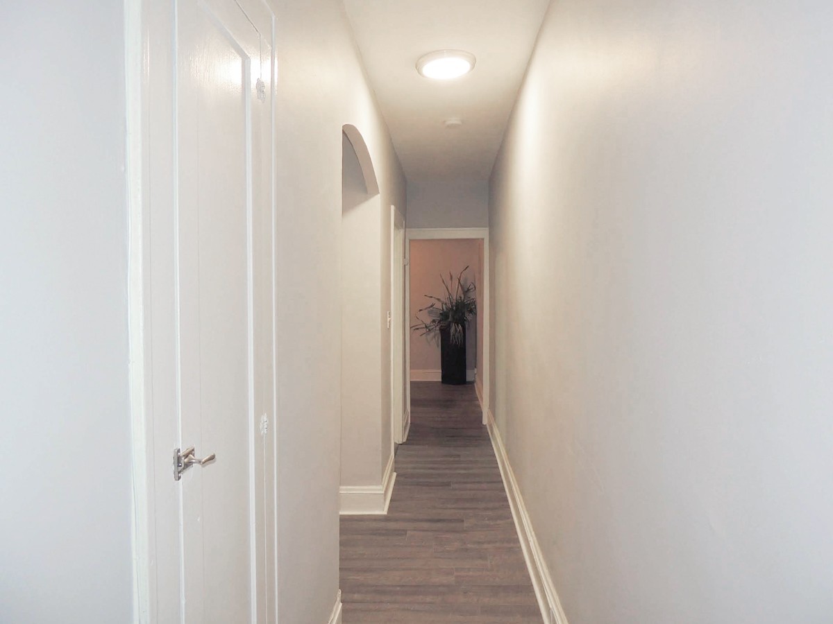 Renovated 2 Bed – 1 Bath Apartment for Rent! Image