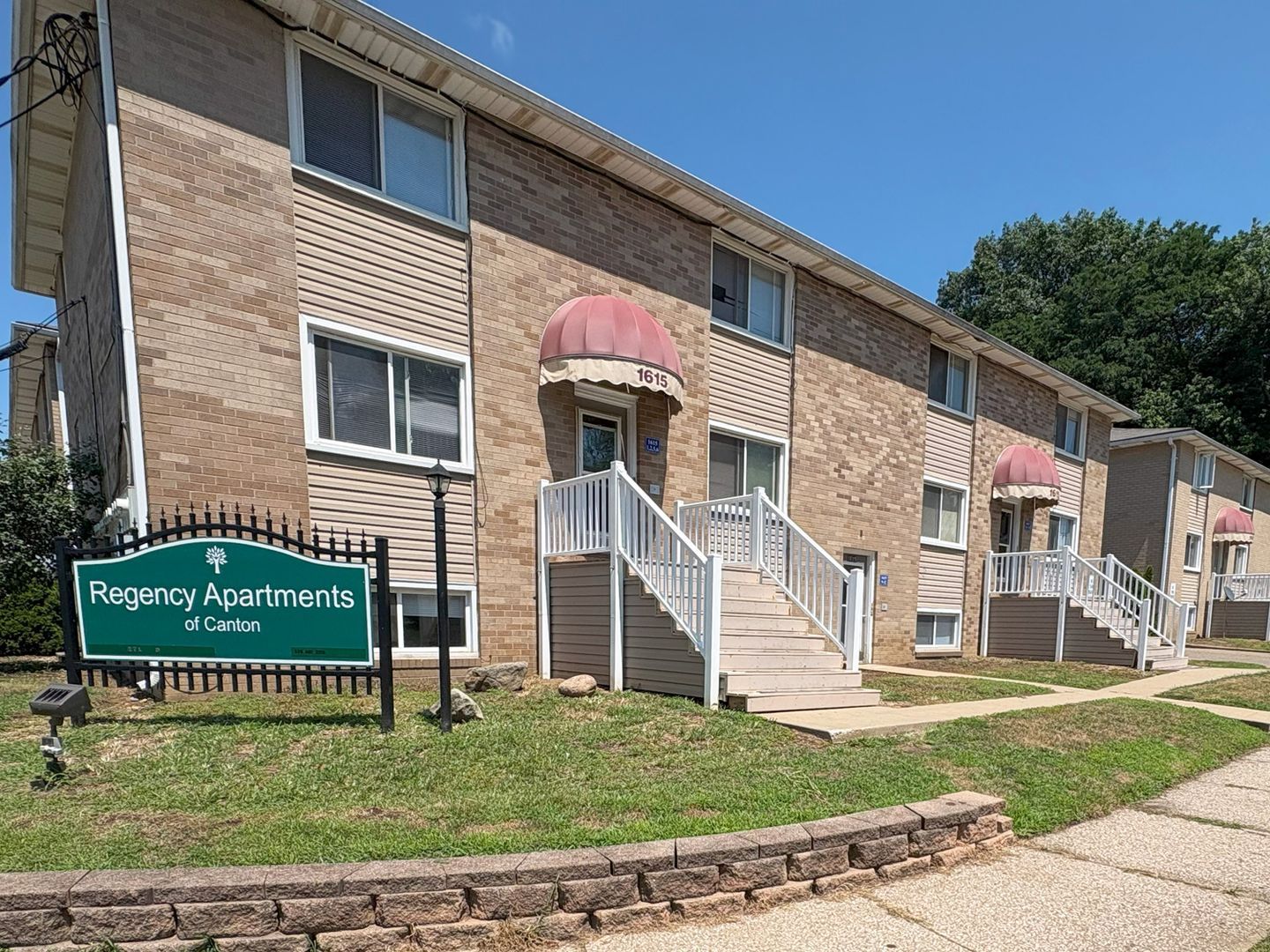 1 Bed and 1 Bath Apartments for Rent in Canton | Newly Renovated Image