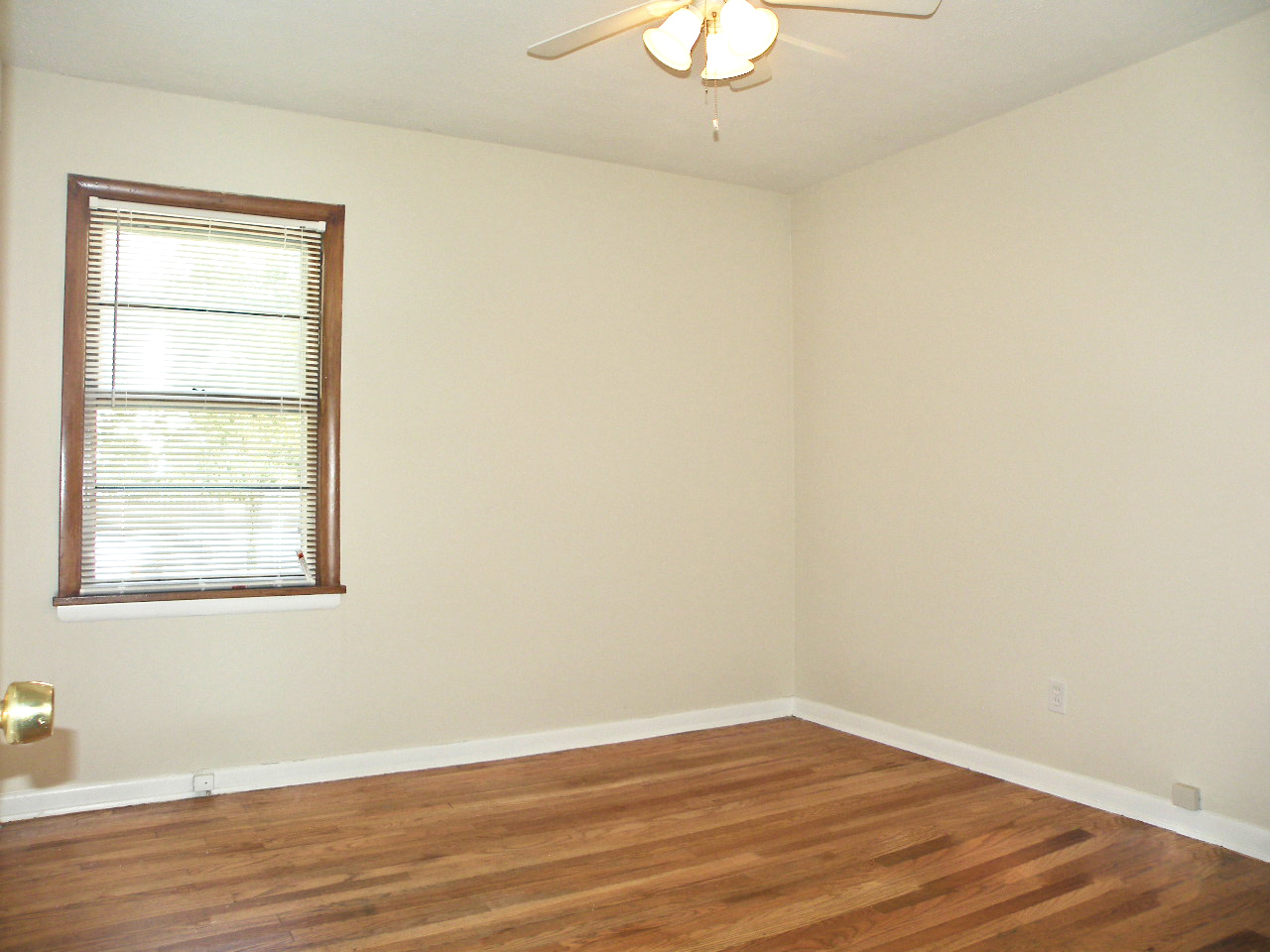 4 Bed- 3 Full Bath Cape Cod for Rent! Image
