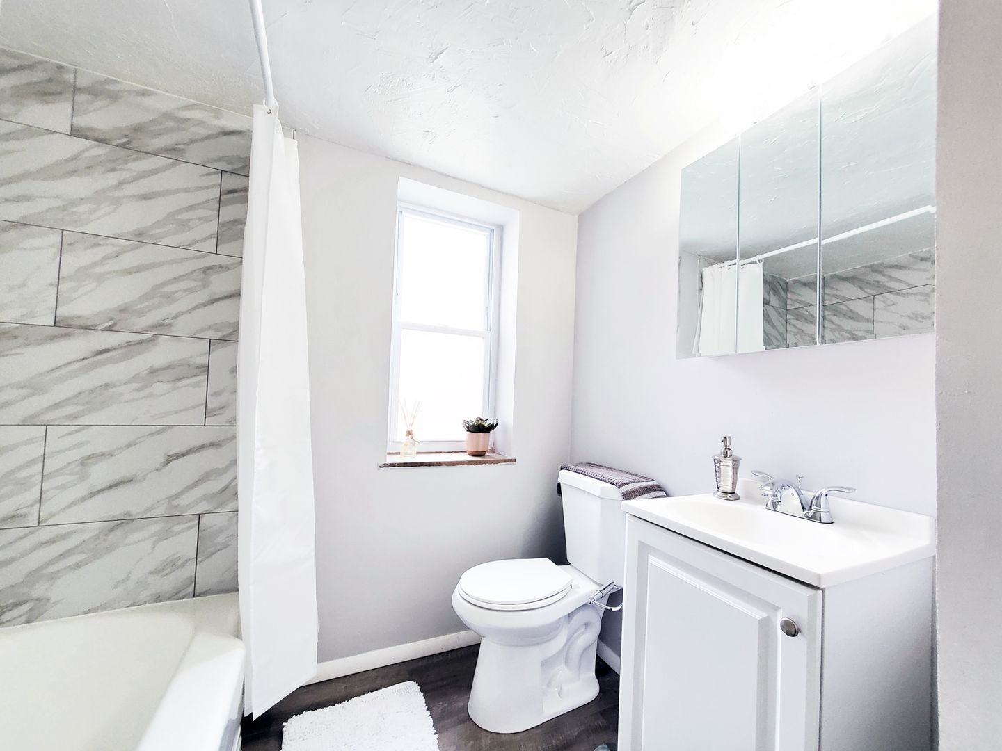 2 Bed – 1 Bath Apartments for Rent in Maple Heights | Fully Updated! Image