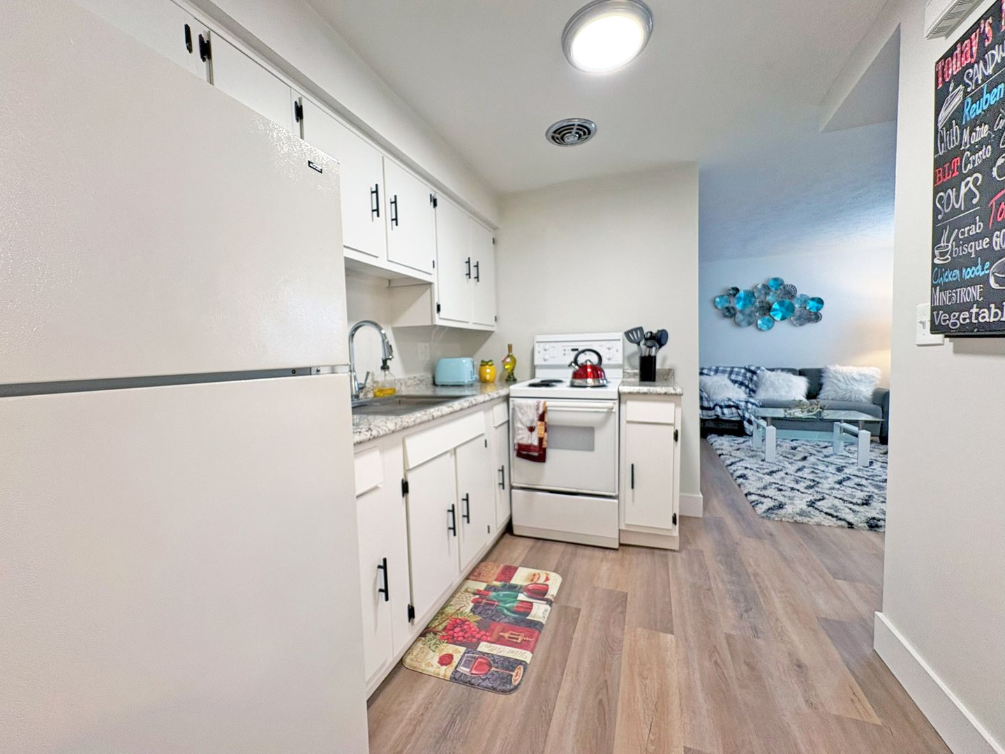 1 Bed and 1 Bath Apartments for Rent in Canton | Newly Renovated Image