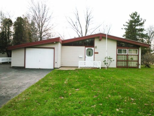 Completely Renovated Highly Sought Ranch Style Home for Rent – 3 Beds/1.5 Baths!