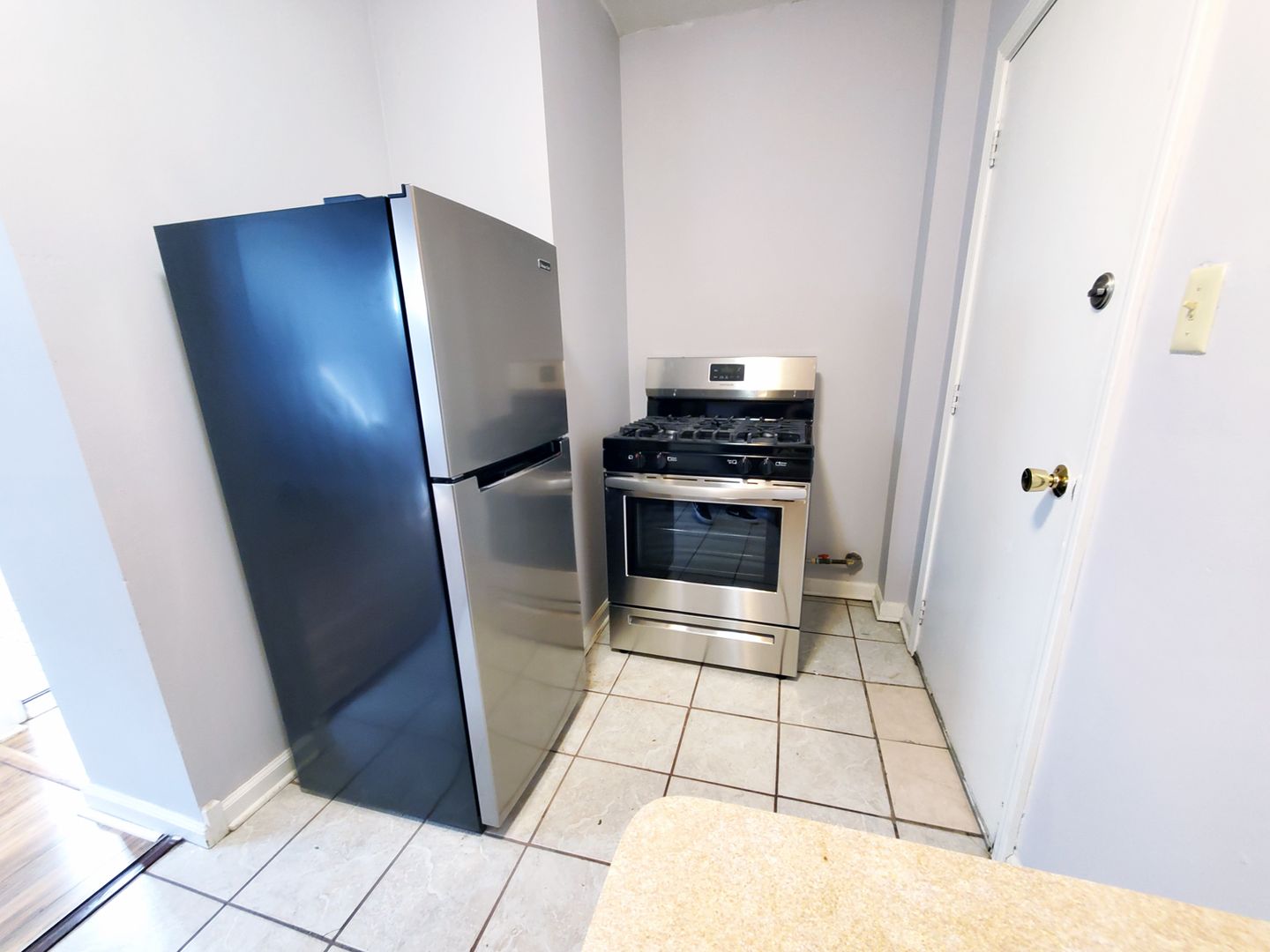 1 and 2-Bed Units for Rent – Prime Cleveland Heights Location! Image