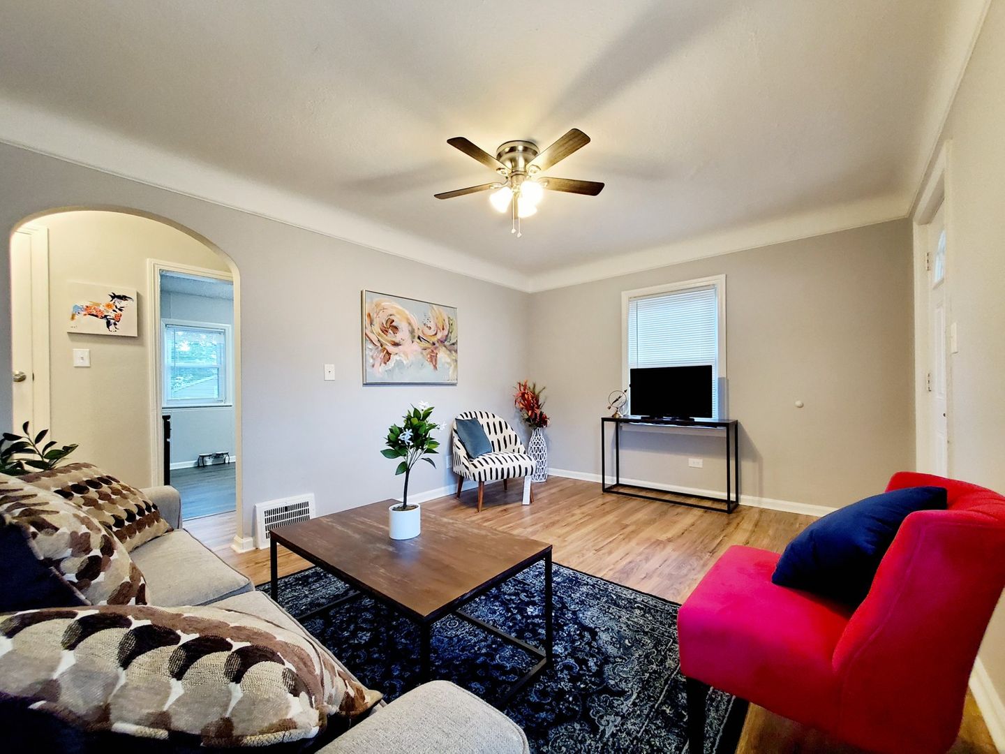 3 Bed – 1.5 Bath Cape Cod for Rent Image