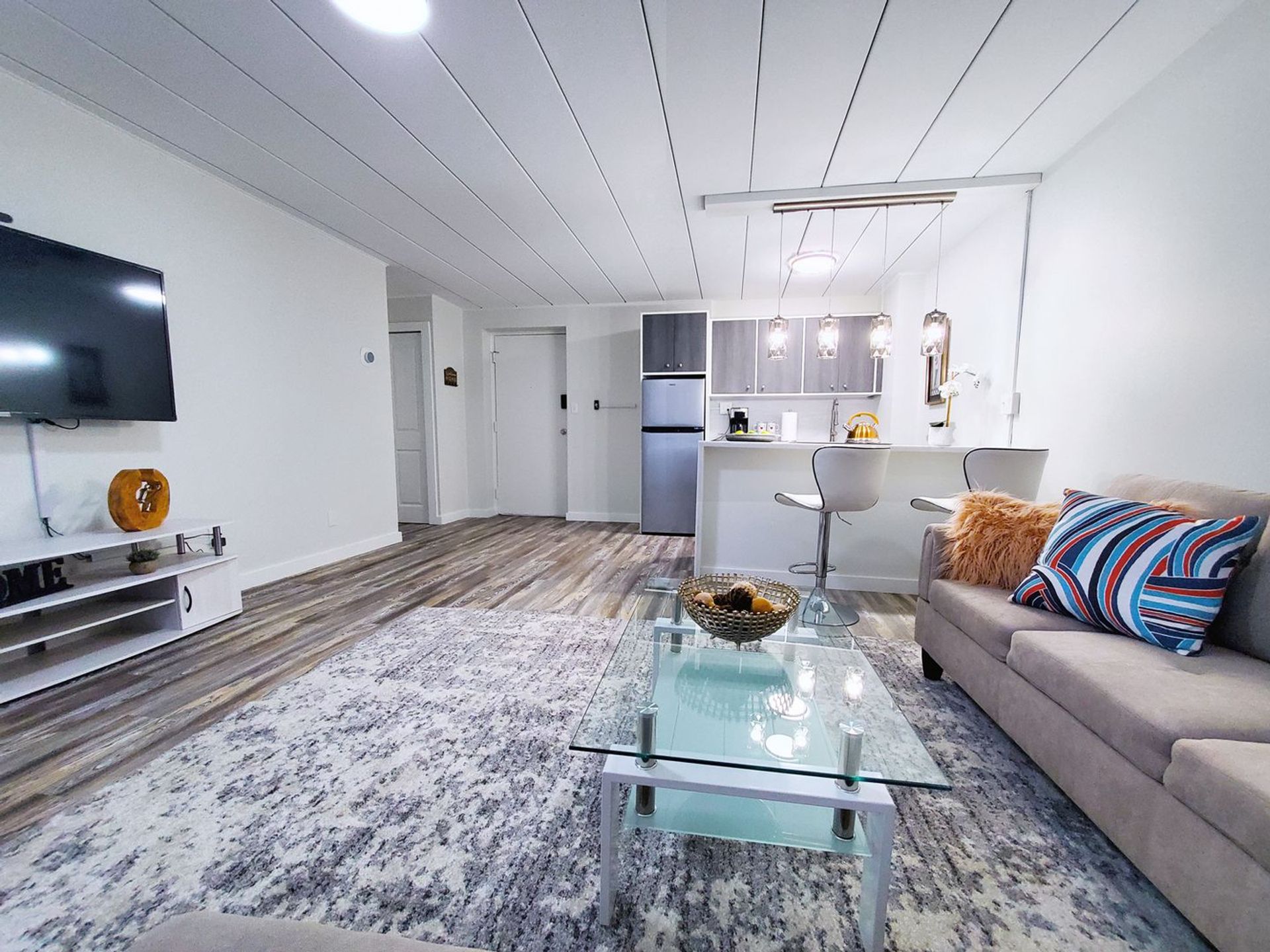 2 Bed and 1 Bath Apartments for Rent | Entirely Renovated Image