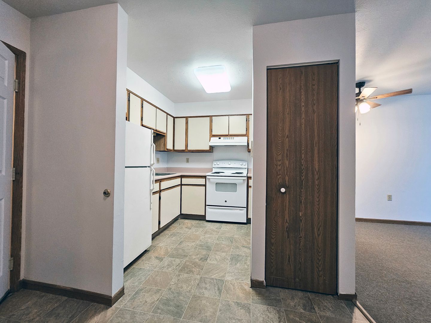 Elegant 2-Bedroom & 1-Bathroom Apartment in Ascension Village Image