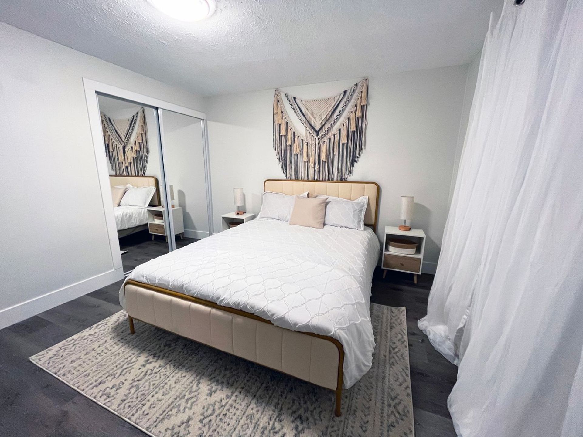 1 Bed and 1 Bath Apartments with In-Unit Laundry for Rent | Entirely Renovated Image