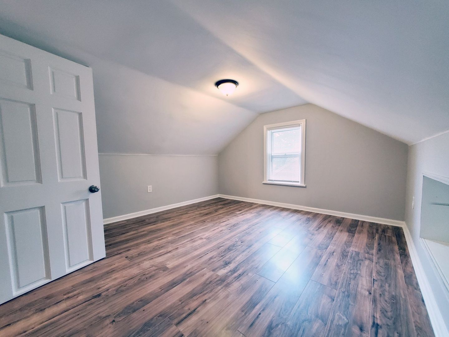 3 Bed – 1.5 Bath Cape Cod for Rent Image