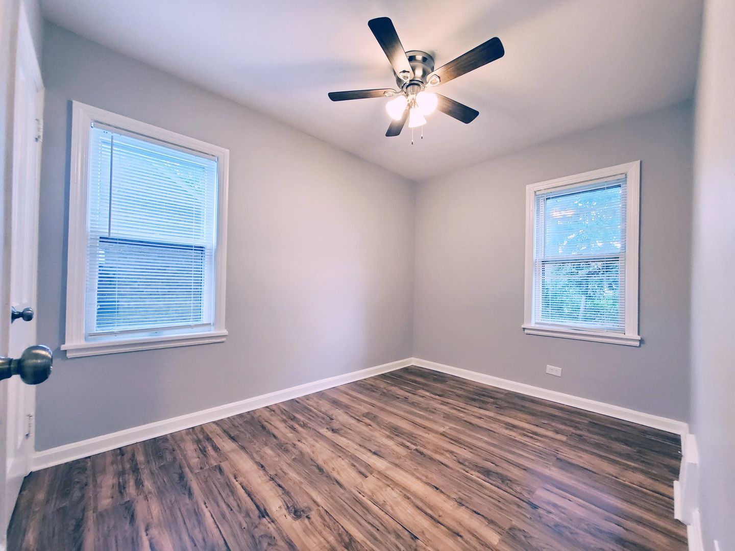3 Bed – 1.5 Bath Cape Cod for Rent Image