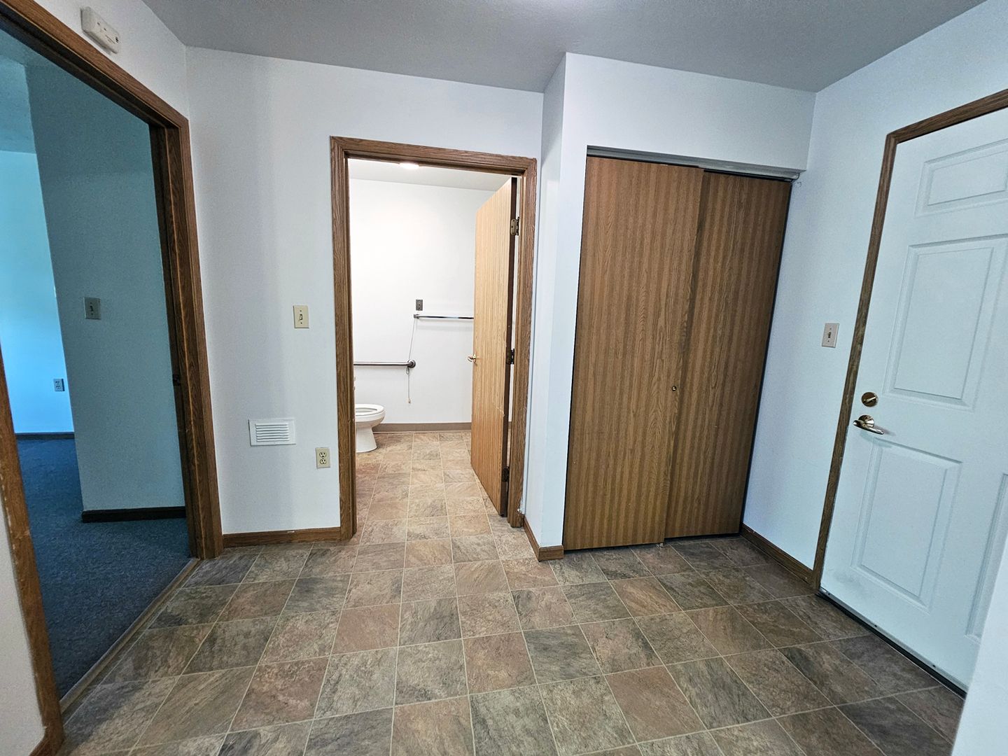 Elegant 2-Bedroom & 1-Bathroom Apartment in Ascension Village Image